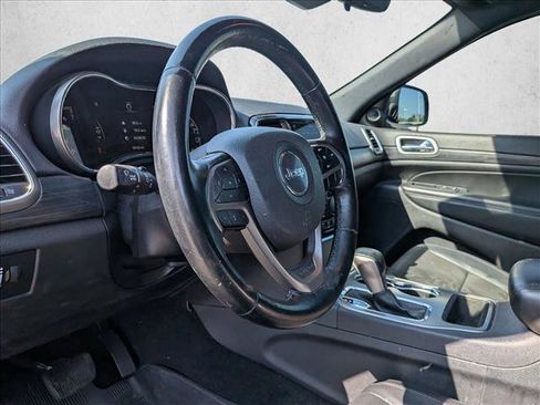 Used 2021 Jeep Grand Cherokee Laredo X RWD image 9