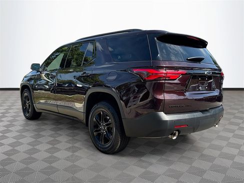 Used 2022 Chevrolet Traverse LT w/ Midnight/Sport Edition image 8