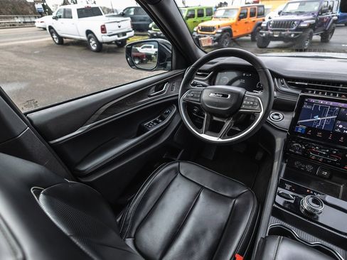 Used 2024 Jeep Grand Cherokee L Limited w/ Luxury Tech Group II image 22