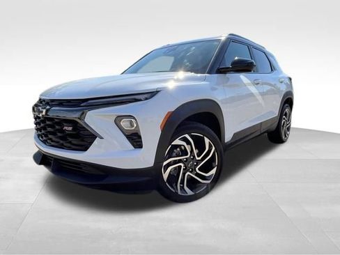Used 2024 Chevrolet TrailBlazer RS w/ Convenience Package image 1