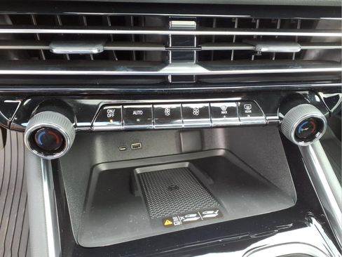 New 2026 Chevrolet Traverse RS w/ LPO, Floor Liner Package AWD/4WD image 13