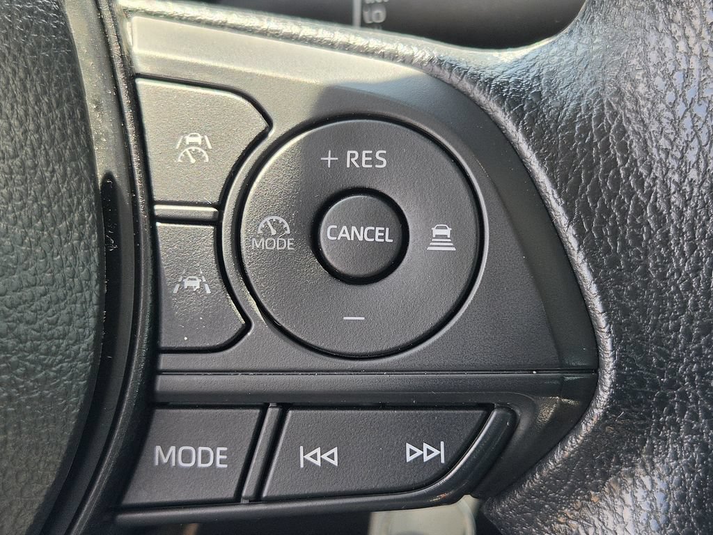 Used 2026 Toyota Corolla LE FWD image 22