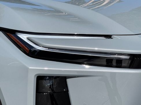 New 2026 Toyota C-HR AWD/4WD image 32