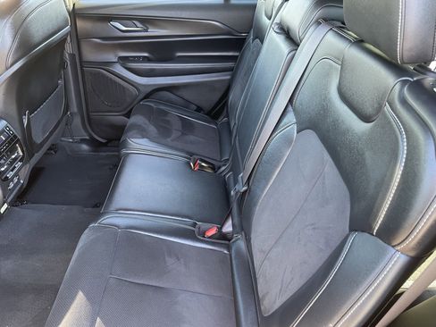 Certified 2024 Jeep Grand Cherokee L Laredo image 16