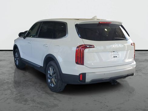 Used 2023 Kia Telluride LX AWD/4WD image 3