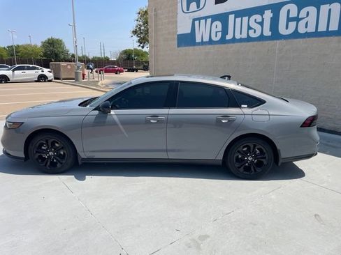 Used 2025 Honda Accord SE image 10