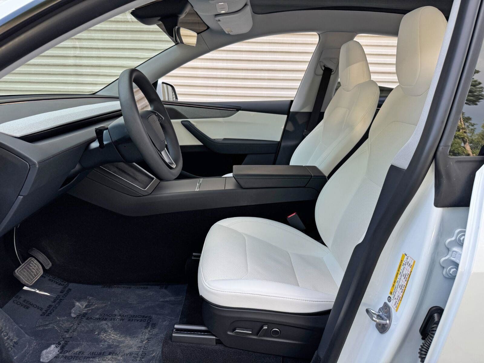 Used 2026 Tesla Model Y Long Range AWD/4WD image 17