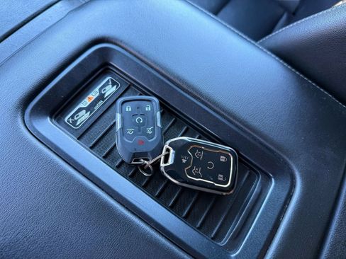 Used 2018 Chevrolet Suburban Premier AWD/4WD image 28