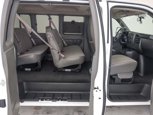 Used 2025 Chevrolet Express 3500 LS RWD image 14