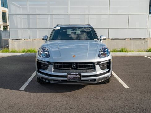 Certified 2026 Porsche Macan AWD/4WD image 6
