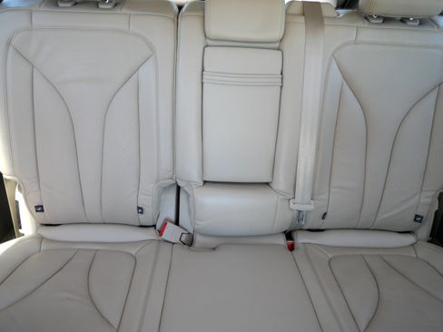 Used 2016 Lincoln MKX Reserve w/ Technology Package AWD/4WD image 13