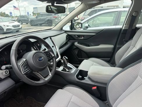 Used 2025 Subaru Outback Premium AWD/4WD image 3
