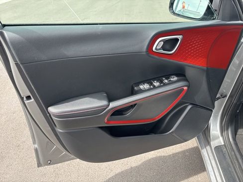 Certified 2023 Kia Soul GT-Line FWD image 6