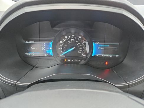 Certified 2022 Ford Edge Titanium w/ Class II Trailer Tow Package image 16