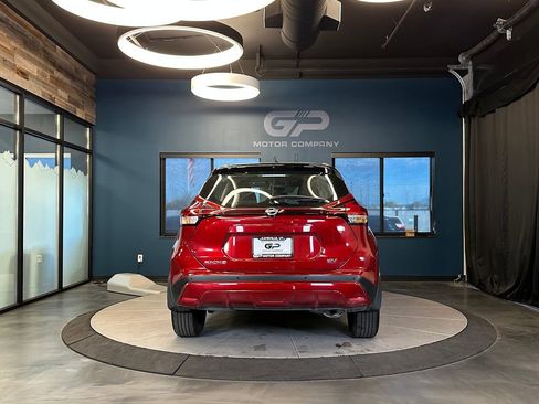 Used 2024 Nissan Kicks SV image 4