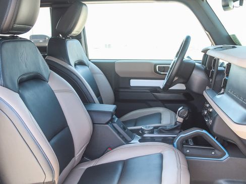 Used 2024 Ford Bronco Wildtrak image 16