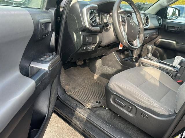Certified 2021 Toyota Tacoma SR5 AWD/4WD image 8