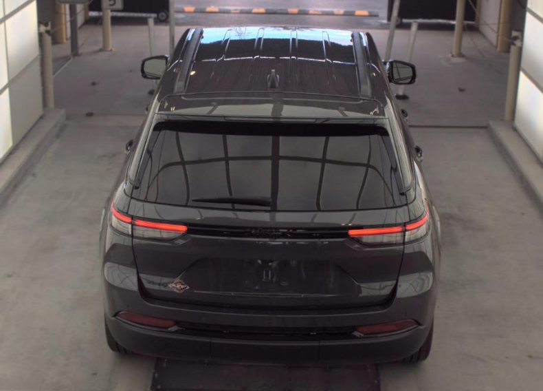 Used 2023 Jeep Grand Cherokee Altitude AWD/4WD image 7