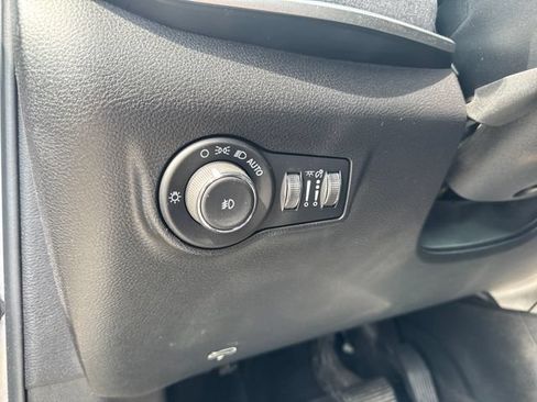 Used 2022 Jeep Compass Latitude AWD/4WD image 11