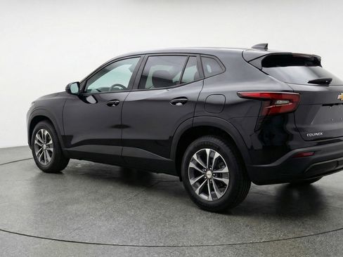 Used 2025 Chevrolet Equinox LT FWD image 6