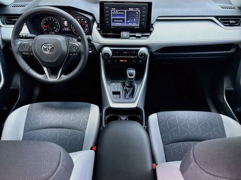 Used 2020 Toyota RAV4 XLE w/ XLE Grade Weather Package AWD/4WD image 13