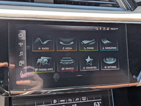 Used 2024 Audi Q8 e-tron Premium Plus w/ Premium Plus Package AWD/4WD image 22