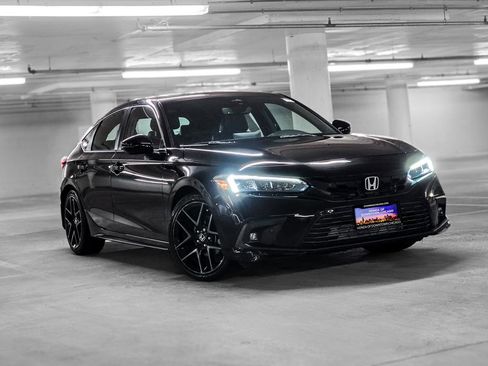 Used 2023 Honda Civic Sport Touring image 4