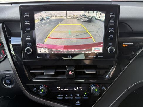 Used 2022 Toyota Camry XSE image 18