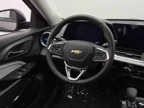 Used 2026 Chevrolet Trax LT w/ Driver Confidence Package FWD image 30