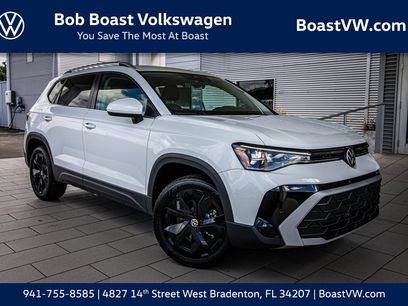 Certified 2025 Volkswagen Taos SE w/ Black Wheel Package