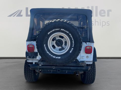 Used 1989 Jeep Wrangler Laredo image 6