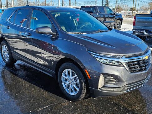 Used 2023 Chevrolet Equinox LT image 1