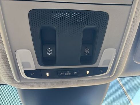 Used 2023 Honda Pilot Elite image 43