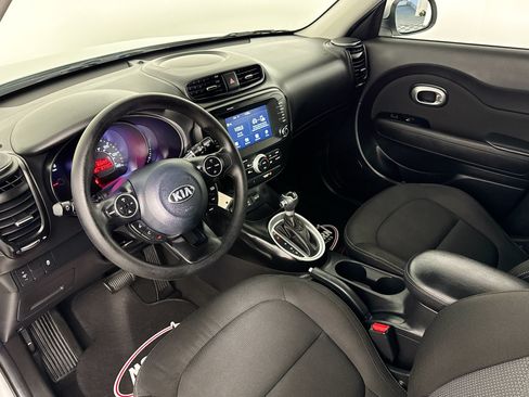 Used 2018 Kia Soul + FWD image 15