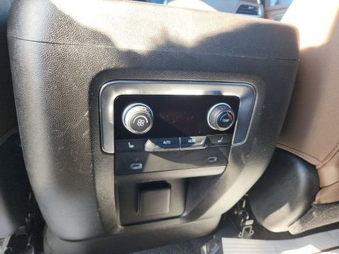 Used 2021 Chevrolet Suburban High Country image 8