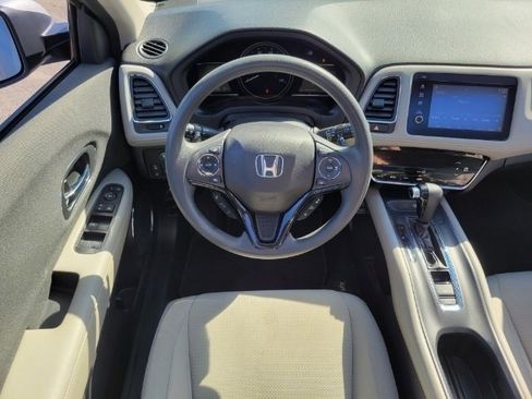 Used 2021 Honda HR-V EX image 3