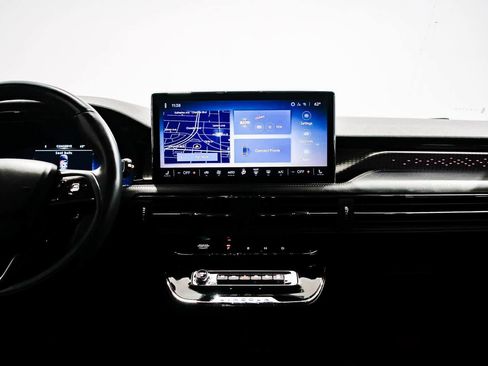 Used 2023 Lincoln Corsair Reserve image 12