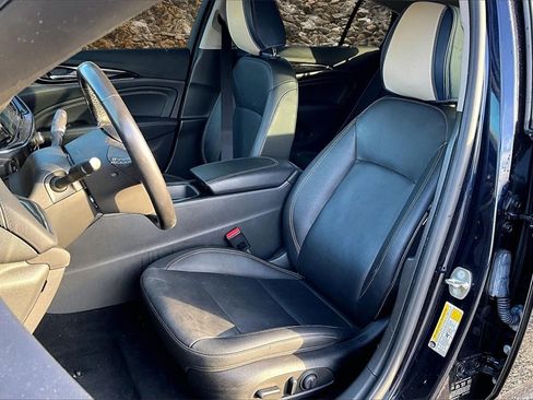 Used 2019 Buick Regal Essence w/ Sights and Sounds Package image 23