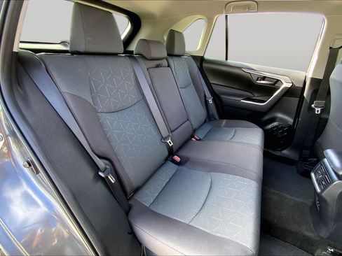 Used 2024 Toyota RAV4 XLE AWD/4WD image 19