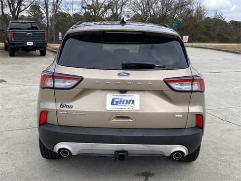 Used 2020 Ford Escape Titanium image 5