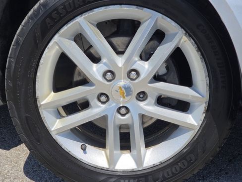 Used 2011 Chevrolet Impala LTZ FWD image 8