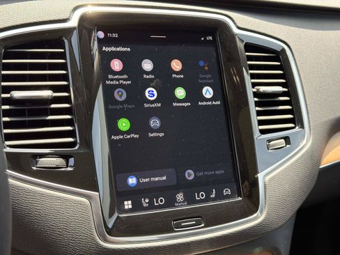 Certified 2024 Volvo XC90 B6 Plus AWD/4WD image 11