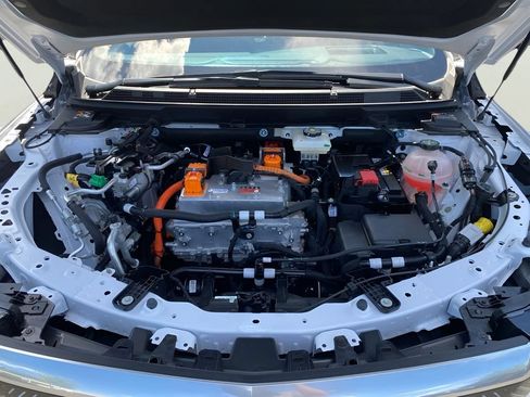 Used 2025 Cadillac Optiq Luxury 2 w/ LPO, Floor Liner Package AWD/4WD image 11