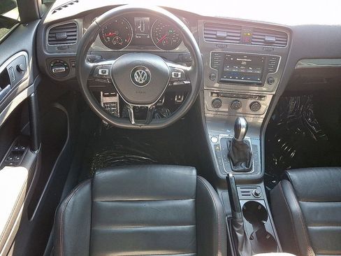 Used 2017 Volkswagen Golf Alltrack SE image 8