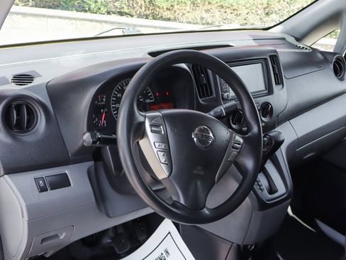 Used 2021 Nissan NV200 S w/ Back Door Glass Package image 19