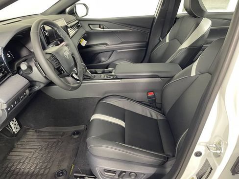 New 2026 Toyota Camry Hybrid AWD/4WD image 2