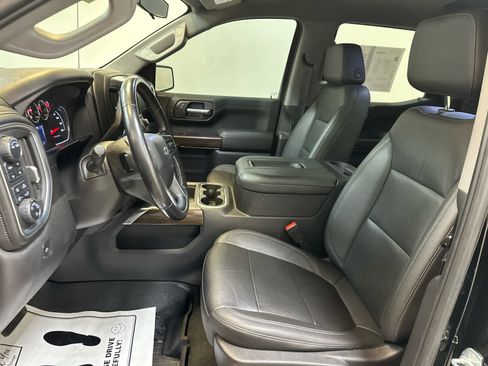 Used 2021 Chevrolet Silverado 1500 LT Trail Boss w/ Convenience Package II image 4