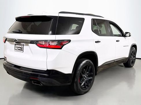 Used 2021 Chevrolet Traverse Premier w/ Redline Edition FWD image 4