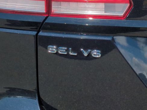 Used 2023 Volkswagen Atlas SEL R-Line AWD/4WD image 51
