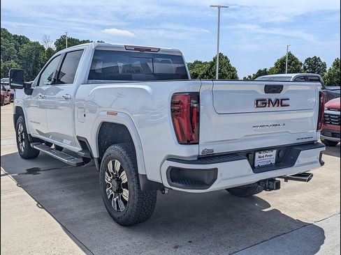 New 2026 GMC Sierra 3500 Denali w/ Denali Reserve Package AWD/4WD image 8